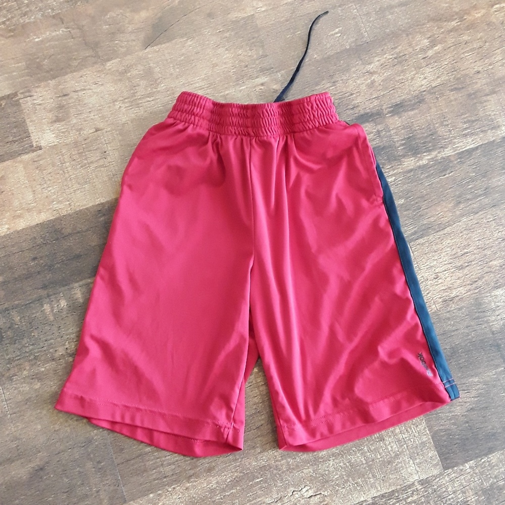 Reebok red boy short elastic waist size M play dry